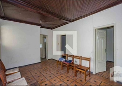 Casa com 3 quartos à venda no bairro Carlos Prates, 130m²