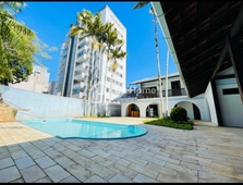 Casa no Bairro Itoupava Norte em Blumenau com 5 Dormitórios (1 suíte) e 602 m²