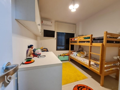 Apartamento à venda em Laranjeiras com 77 m², 2 quartos, 1 suíte, 1 vaga