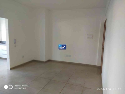 Apartamento com 2 quartos para alugar no bairro Goiânia, 65m²