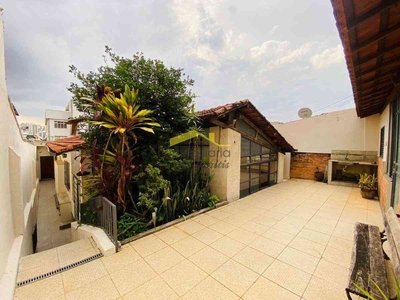 Casa com 4 quartos à venda no bairro Nova Granada, 300m²