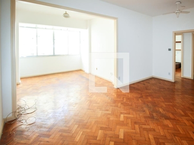 APARTAMENTO no 4º andar com 3 dormitórios e 1 garagem