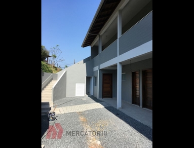 Casa no Bairro Água Verde em Blumenau com 3 Dormitórios (2 suítes) e 126 m²