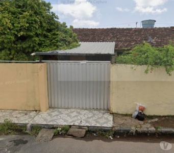 Vendo casa em Rio Doce, 3 qts, bem localizada