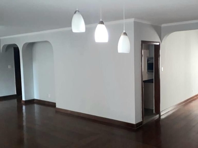 Apartamento em Gonzaga, Santos/SP de 260m² 3 quartos para locação R$ 5.000,00/mes