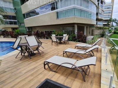 Apartamento reformado pé na areia à venda na Riviera de São Lourenço no módulo 2
