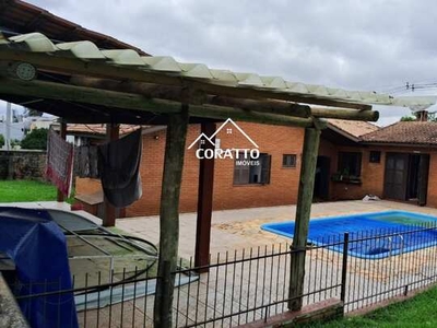 Casa a Venda no bairro Boqueirão em Passo Fundo - RS. 4 banheiros, 3 dormitórios, 1 suíte