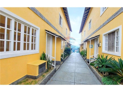 Casa em Panorama, Teresópolis/RJ de 131m² 4 quartos à venda por R$ 399.000,00