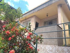 Casa com 3 quartos à venda no bairro Cachoeirinha, 100m²
