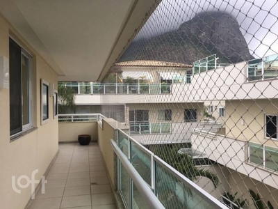 Apartamento à venda em Barra da Tijuca com 224 m², 2 quartos, 1 suíte, 3 vagas