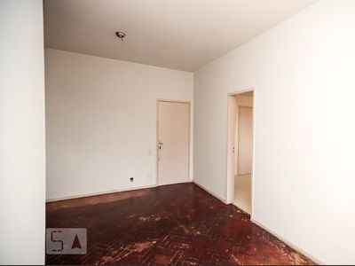 APARTAMENTO no 9º andar com 2 dormitórios e 1 garagem