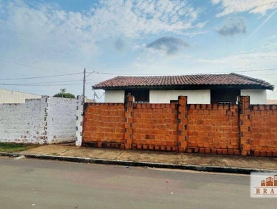 Casa à venda no bairro Residencial Flamboyant em Naviraí