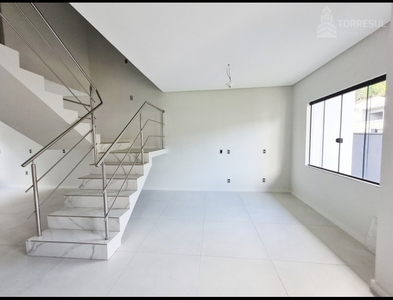 Casa no Bairro Velha Central em Blumenau com 2 Dormitórios (2 suítes) e 107 m²