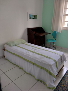 QUARTO INDIVIDUAL MOBILIADO PARA MOÇAS