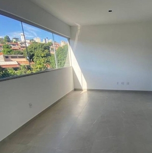 Apartamento à venda em Candelária com 72 m², 3 quartos, 1 suíte, 2 vagas