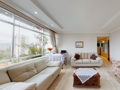 Apartamento à venda em Penha com 200 m², 4 quartos, 2 suítes, 2 vagas