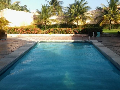 Casa com 05 Quartos, Piscina e Tv com Sky