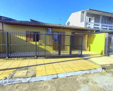 Casa com dois dormitórios mais dois aptos no bairro Getúlio Vargas