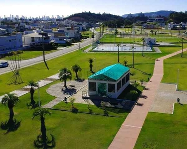 Terreno no Condomínio Caledônia