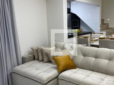 APARTAMENTO no 4º andar mobiliado com 3 dormitórios e 3 garagens