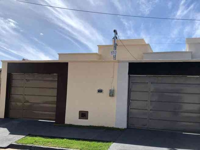 Casa com 2 quartos à venda no bairro Solar Monte Cristo, 89m²