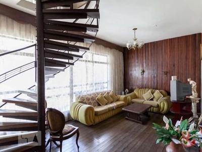 Casa para Aluguel - Santa Tereza, 5 Quartos, 400 m² - Belo Horizonte