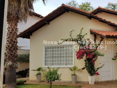 Casa Térrea com 2 Quartos à Venda por R$ 680.000