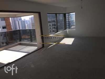 Apartamento à venda em Campo Belo com 192 m², 3 quartos, 3 suítes, 4 vagas