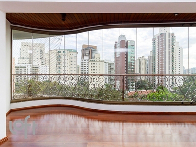 Apartamento à venda em Campo Belo com 260 m², 4 quartos, 2 suítes, 4 vagas