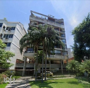 Apartamento à venda em Lagoa com 225 m², 3 quartos, 3 suítes, 2 vagas