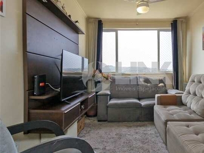 Apartamento duplex 3 dormitórios com 1 vaga de garagem à venda no bairro Cristal em Porto