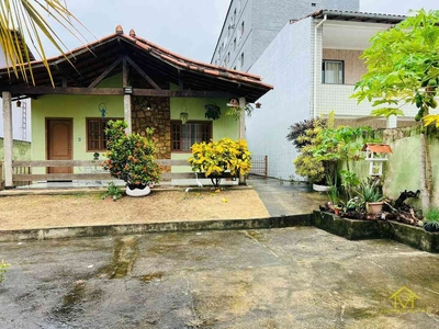 Casa com 2 quartos à venda no bairro Nova Itaparica, 180m²