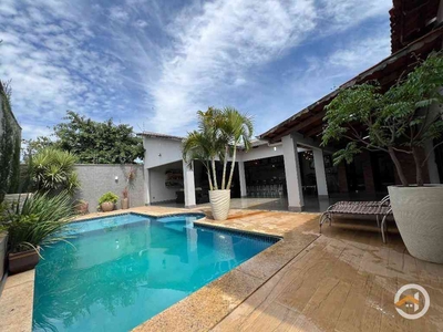 Casa com 3 quartos à venda no bairro Jardim Monte Serrat, 395m²