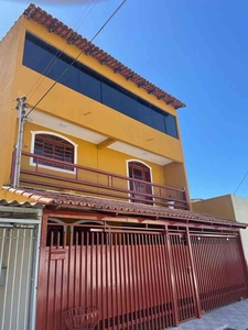 Casa com 4 quartos à venda no bairro Guará II, 300m²