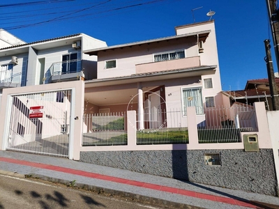 Casa em Forquilhas, São José/SC de 170m² 3 quartos à venda por R$ 749.000,00