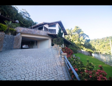 Casa no Bairro Testo Salto em Blumenau com 4 Dormitórios (1 suíte) e 540 m²