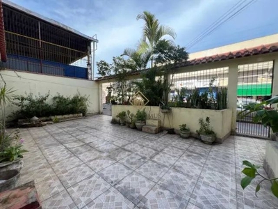 Excelente oportunidade de casa com terraço ou ponto comercial de 271m na rua principal.