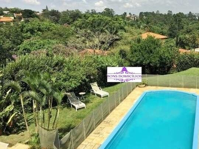 Linda Casa na Granja Viana fazendinha com uma vista incrível e piscina