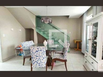 Casa com 3 quartos à venda no bairro Nova Suíssa, 270m²