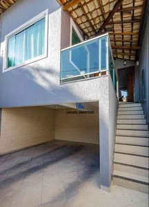 Casa com 3 quartos à venda no bairro Santa Mônica, 135m²