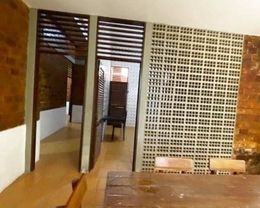 Aluga-se excelente casa medindo com 150m2 com 3 quartos bairro de Camboinha - Cabedelo - P