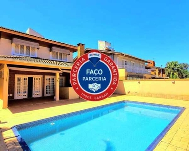 Casa de condomínio para aluguel possui 353 metros quadrados com 4 quartos sendo 2 suíte