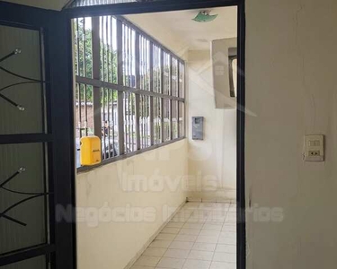 Casa no Conjunto Eldorado - 3 Quartos - 1 Ponto Comercial