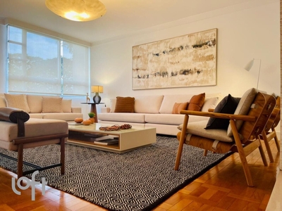 Apartamento à venda em Bela Vista com 220 m², 3 quartos, 1 suíte, 2 vagas