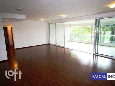 Apartamento à venda em Campo Belo com 180 m², 4 quartos, 3 suítes, 3 vagas