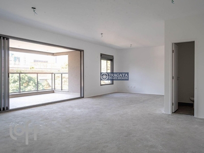 Apartamento à venda em Campo Belo com 186 m², 3 quartos, 3 suítes, 3 vagas
