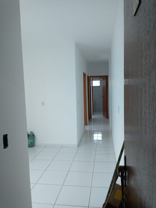 Apartamento Com 2 Quartos, 2 Banheiros, Sala Com Cozinha E Área De Churrasco.