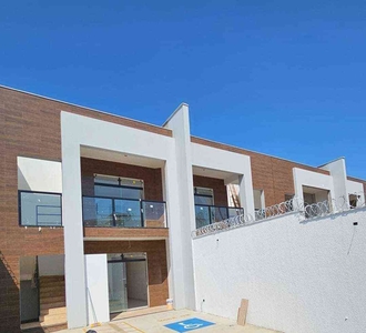 Casa com 2 quartos à venda no bairro Parque Xangri-lá, 175m²