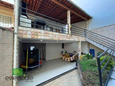 Casa com 3 quartos à venda no bairro Jardim Riacho das Pedras, 116m²