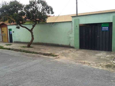 Casa com 3 quartos à venda no bairro Novo das Indústrias (barreiro), 380m²